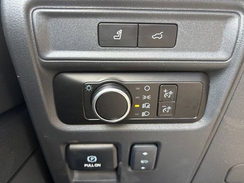 Used 2024 Ford Expedition XLT image 17