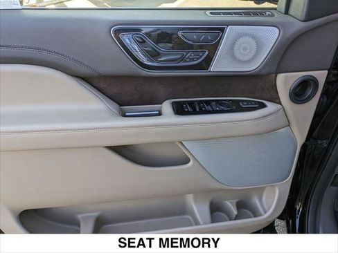 Used 2024 Lincoln Navigator Reserve image 10