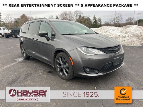 Used 2020 Chrysler Pacifica Touring-L image 1