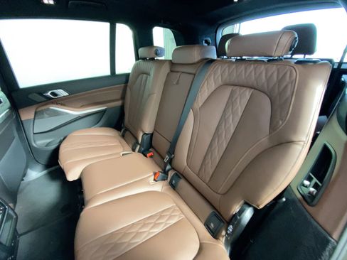 New 2026 BMW X7 M60i image 28