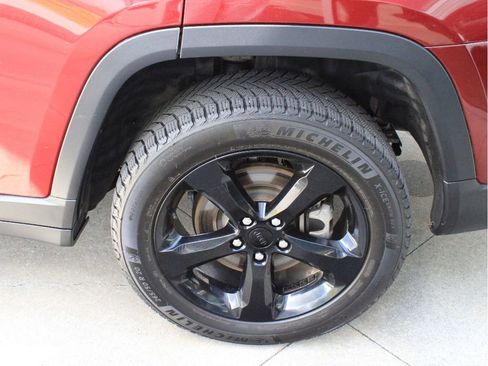 Certified 2023 Jeep Grand Cherokee L Laredo AWD/4WD image 39