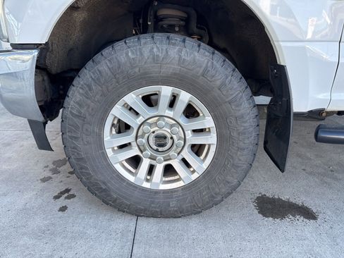 Used 2019 Ford F250 XLT w/ FX4 Off-Road Package image 3