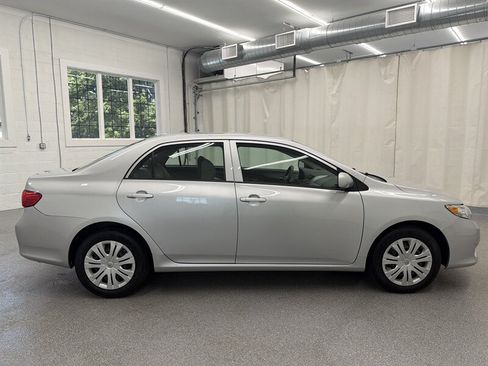 Used 2010 Toyota Corolla FWD image 4