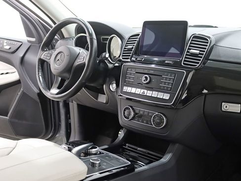 Used 2017 Mercedes-Benz GLE 400 4MATIC image 34