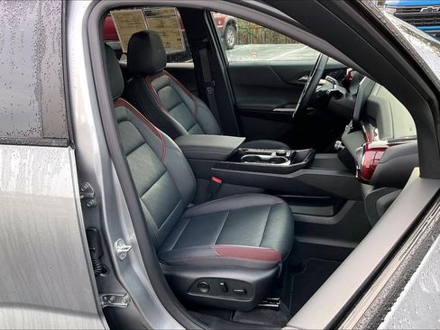 Used 2025 Chevrolet Equinox RS w/ Convenience Package III image 7