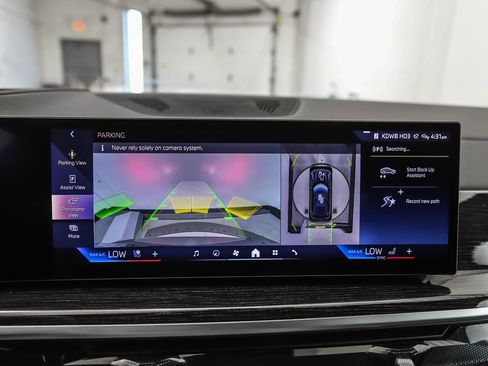 Used 2025 BMW X5 xDrive40i w/ M Sport Package AWD/4WD image 19