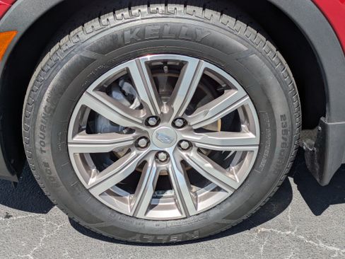 Certified 2023 Cadillac XT4 Sport w/ Enhanced Visibility Package FWD image 9