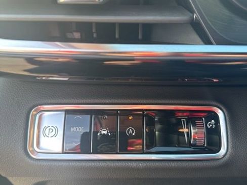 Used 2025 Buick Envision Preferred AWD/4WD image 38