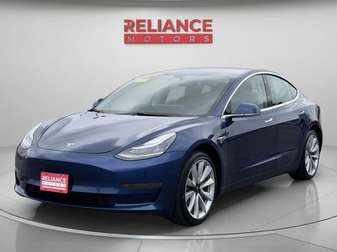 Used 2019 Tesla Model 3 Standard Range Plus image 1