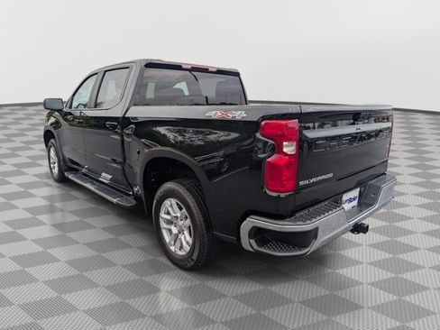 Used 2023 Chevrolet Silverado 1500 LT AWD/4WD image 3