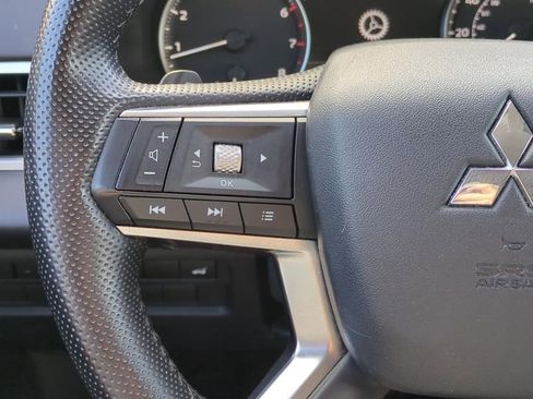 Used 2024 Mitsubishi Outlander SE Black Edition image 23