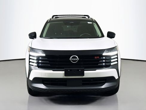 Used 2026 Nissan Kicks SR w/ SR Premium Package FWD image 2