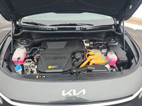 Certified 2024 Kia Niro EX Touring image 3