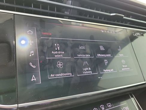 Used 2023 Audi Q8 Prestige AWD/4WD image 29