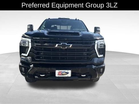 Used 2025 Chevrolet Silverado 3500 High Country w/ High Country Premium Package AWD/4WD image 2