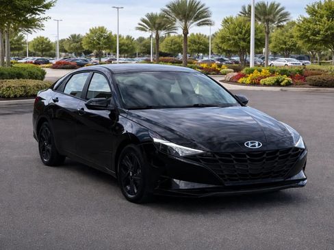 Used 2023 Hyundai Elantra SEL image 8