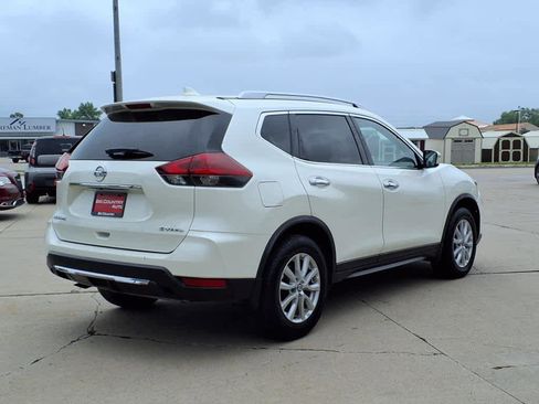 Used 2018 Nissan Rogue SV image 7
