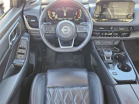 Used 2021 Nissan Rogue Platinum image 7