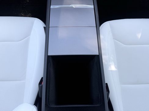 Used 2026 Tesla Model Y AWD image 61