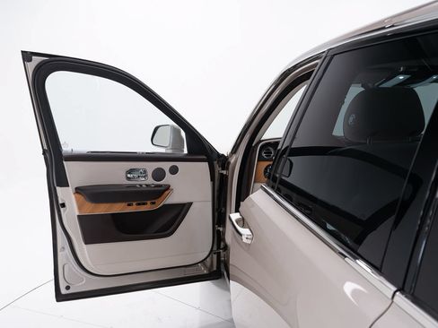 Certified 2019 Rolls-Royce Cullinan AWD/4WD image 11