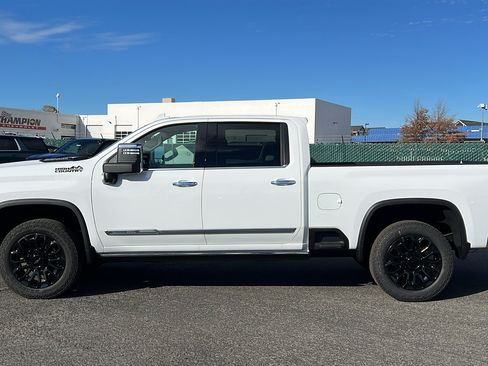 New 2026 Chevrolet Silverado 2500 High Country w/ High Country Premium Package AWD/4WD image 9