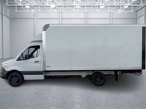 New 2024 Mercedes-Benz Sprinter 4500 image 3