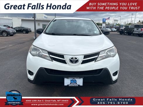 Used 2015 Toyota RAV4 LE FWD image 2