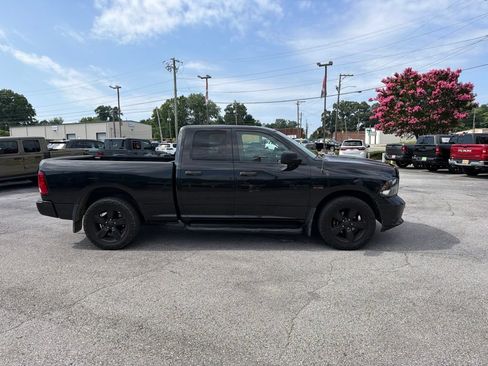 Used 2018 RAM 1500 Express RWD image 3