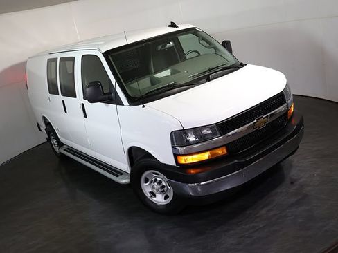 Used 2025 Chevrolet Express 2500 w/ Driver Convenience Package RWD image 7