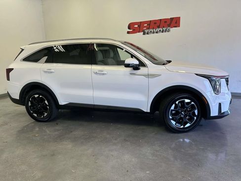 Used 2025 Kia Sorento S w/ Panoramic Sunroof Package FWD image 2