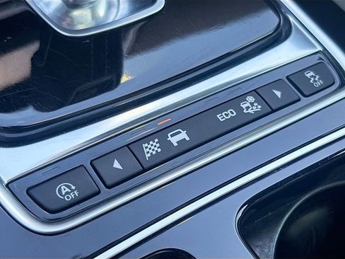 Used 2020 Jaguar F-PACE SVR image 30