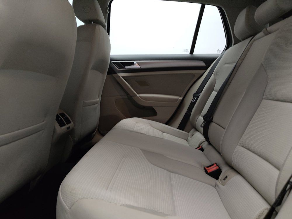 Used 2016 Volkswagen Golf S FWD image 18