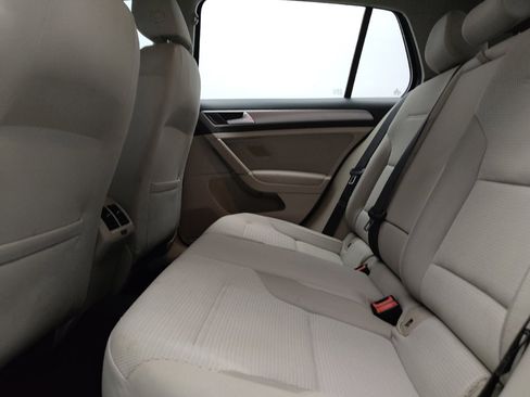 Used 2016 Volkswagen Golf S FWD image 18