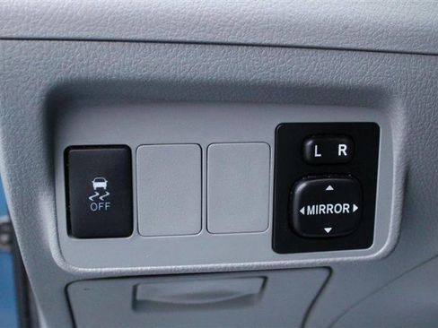 Used 2013 Toyota Corolla L image 16