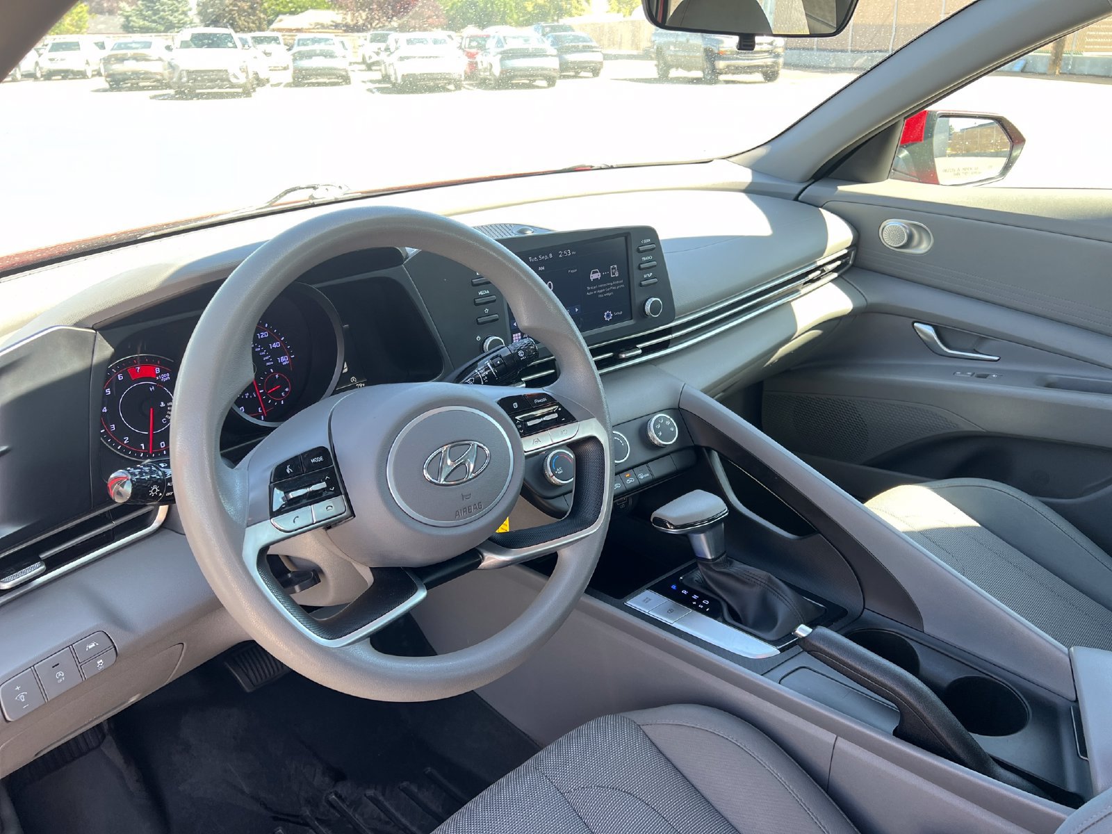 Used 2022 Hyundai Elantra SE FWD image 34