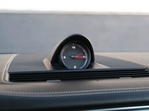 Used 2017 Porsche Panamera Turbo w/ Carbon Fiber Interior Package image 41