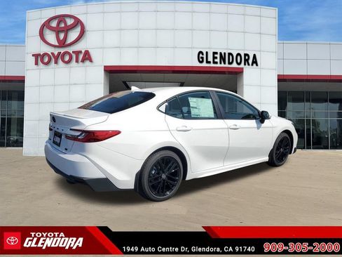 New 2026 Toyota Camry SE w/ Convenience Package FWD image 3