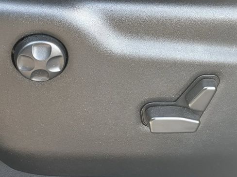 Used 2022 Jeep Grand Cherokee Laredo X image 7