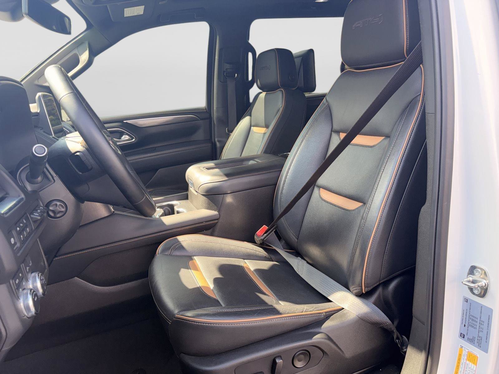 Used 2024 GMC Yukon XL AT4 w/ Technology Package AWD/4WD image 10