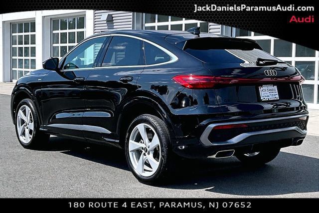 Used 2025 Audi Q5 Premium Plus w/ Premium Plus AWD/4WD image 10