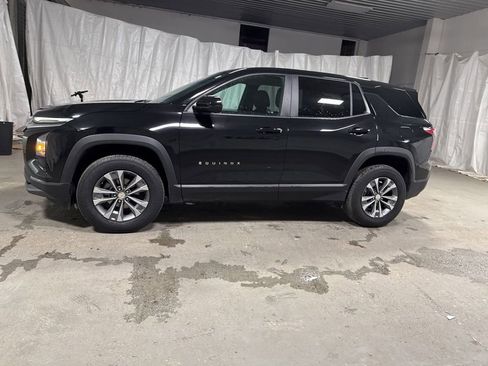 Used 2025 Chevrolet Equinox LT FWD image 4