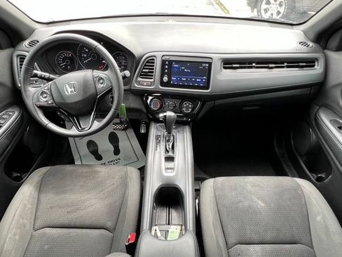Used 2021 Honda HR-V Sport image 2