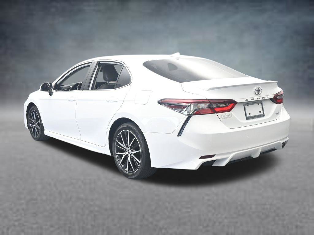 Used 2024 Toyota Camry SE w/ Convenience Package FWD image 3
