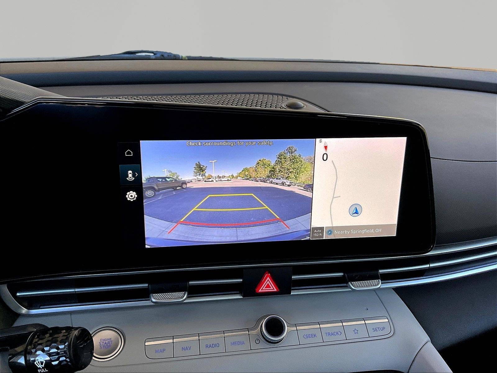 Used 2025 Hyundai Elantra Limited FWD image 14