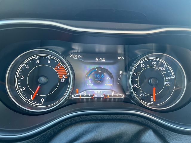 Used 2019 Jeep Cherokee Trailhawk AWD/4WD image 14