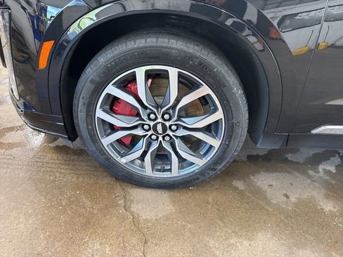 Used 2023 Cadillac XT6 Sport AWD/4WD image 11