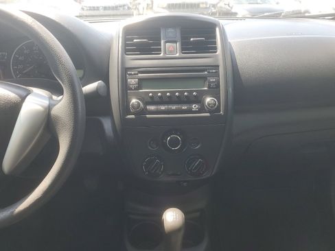 Used 2015 Nissan Versa S FWD image 13