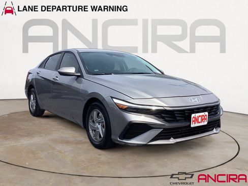 Used 2025 Hyundai Elantra SE w/ Cargo Package FWD image 1