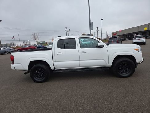 Used 2023 Toyota Tacoma SR image 13