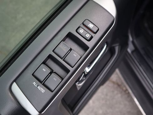 Used 2020 Toyota 4Runner SR5 image 18